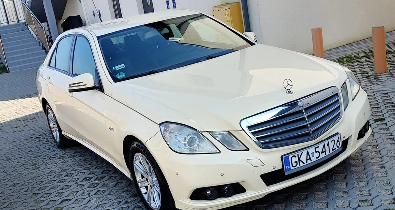 Mercedes-Benz Klasa E cena 36900 przebieg: 345000, rok produkcji 2011 z Strumień małe 154